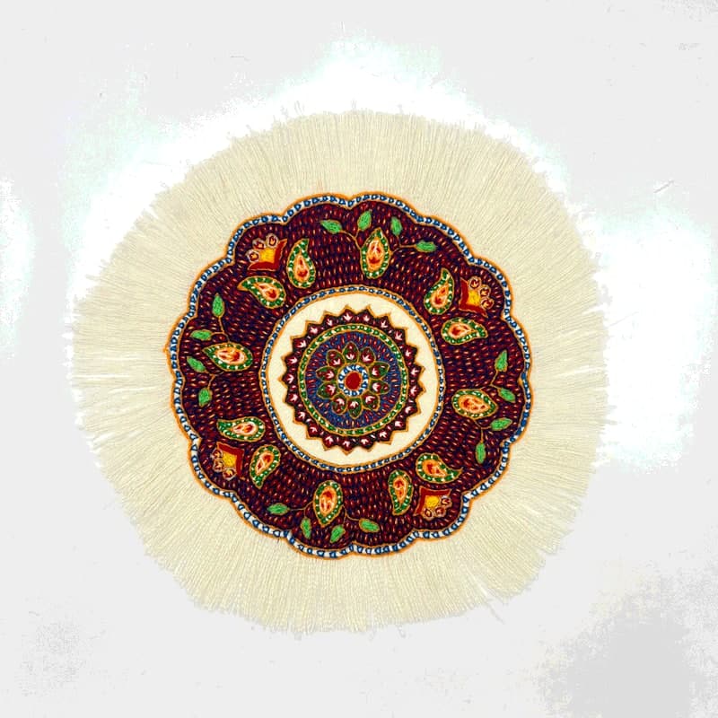 رومیزی پته دوزی رنگ سفید مدل لاله 25 سانتی